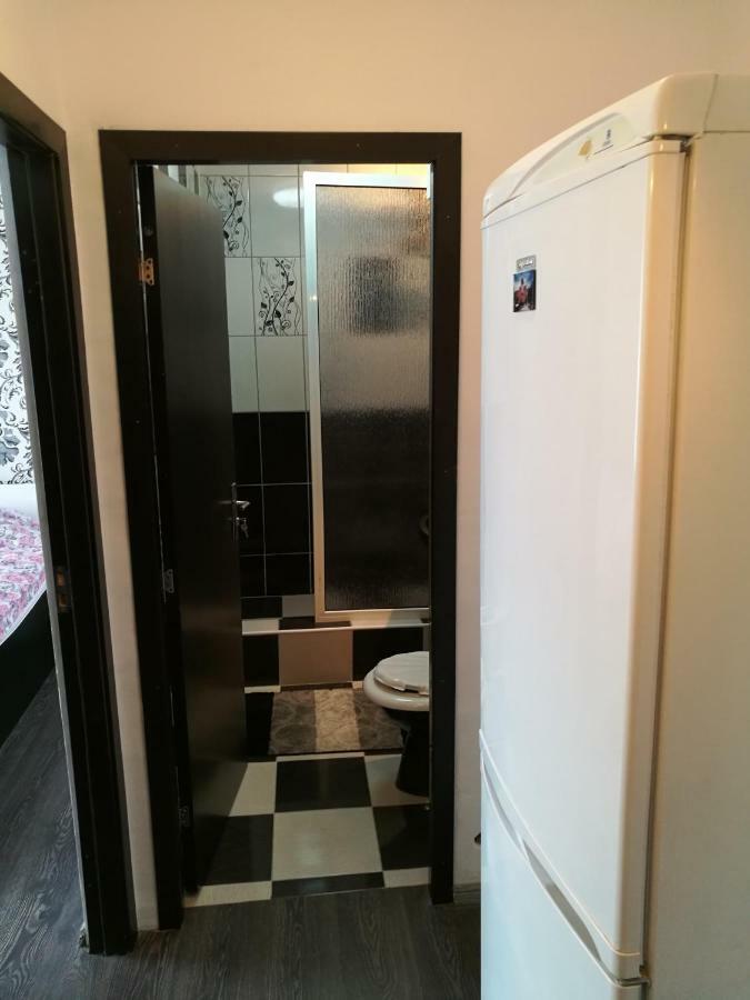 White Black Rooms Hunedoara Buitenkant foto